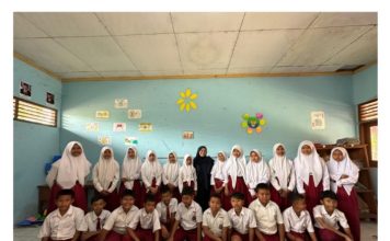 Mahasiswi KKN Universitas Diponegoro Ajarkan Kewirausahaan ke Siswa Sekolah Dasar